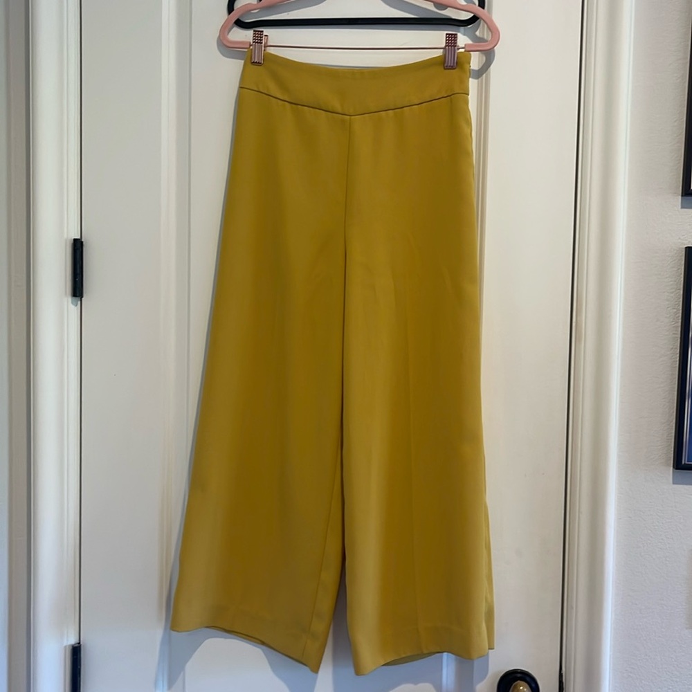 Yellow pants